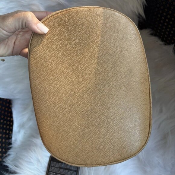 Authentic CHANEL Triple CC Caviar leather brown camel bucket back with pouch - Picture 5 of 14